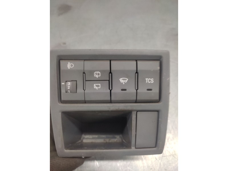 Recambio de botonera para kia carens 2.0 crdi ex monovolumen referencia OEM IAM   