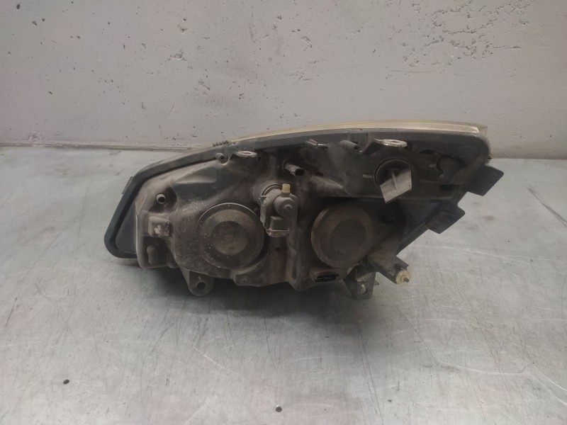 Recambio de faro derecho para renault scenic ii 1.5 dci diesel referencia OEM IAM   