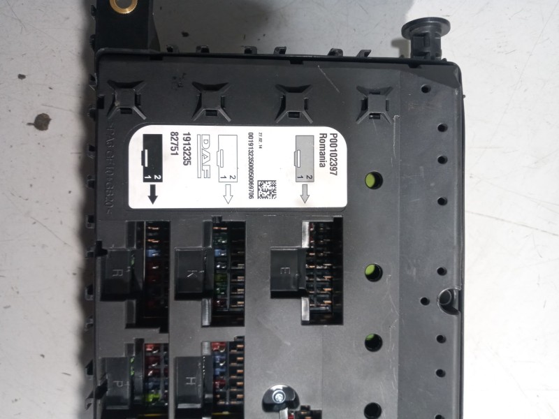 Recambio de caja reles / fusibles para daf serie xf106.xxx referencia OEM IAM 1913235  