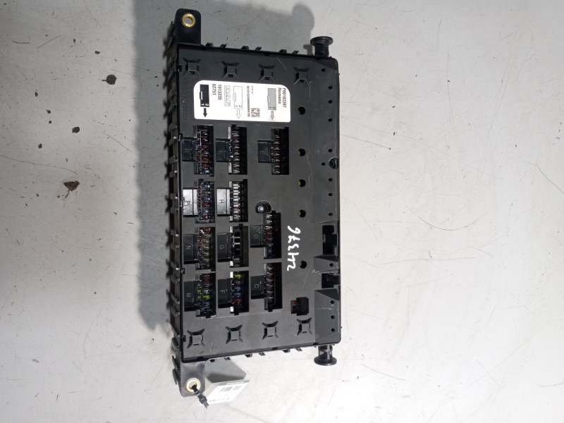 Recambio de caja reles / fusibles para daf serie xf106.xxx referencia OEM IAM 1913235  