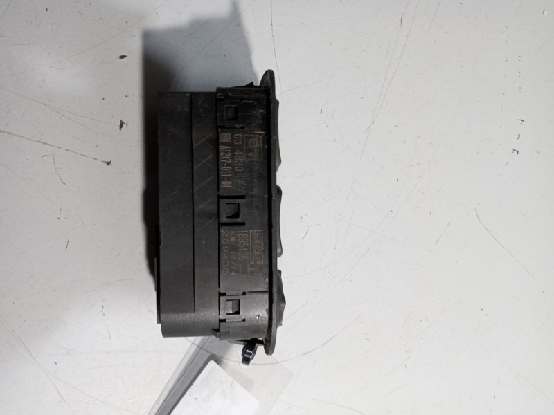 Recambio de mando elevalunas delantero izquierdo para daf serie xf106.xxx referencia OEM IAM 1895436  