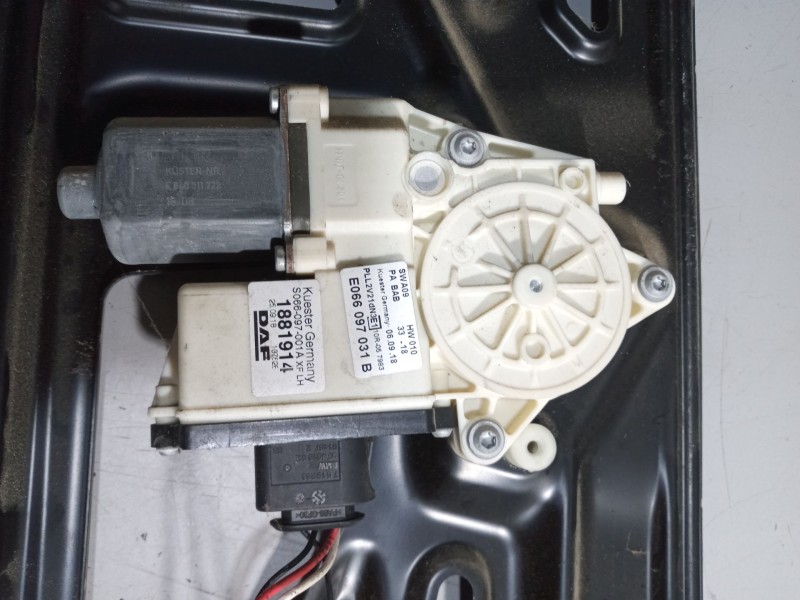 Recambio de elevalunas delantero izquierdo para daf serie xf106.xxx referencia OEM IAM   