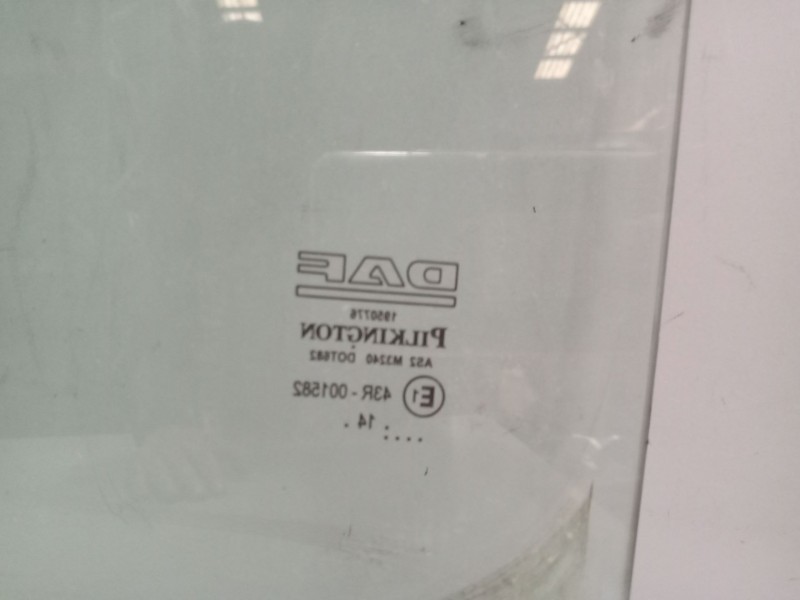 Recambio de luna delantera derecha para daf serie xf106.xxx referencia OEM IAM 1950776  