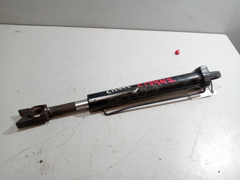 Recambio de brazo elevacion cabina para renault magnum ab 2005 referencia OEM IAM 5010629264  