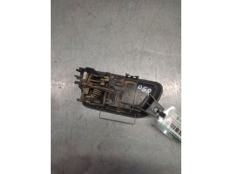 Recambio de maneta interior trasera derecha para mitsubishi pajero -- referencia OEM IAM   