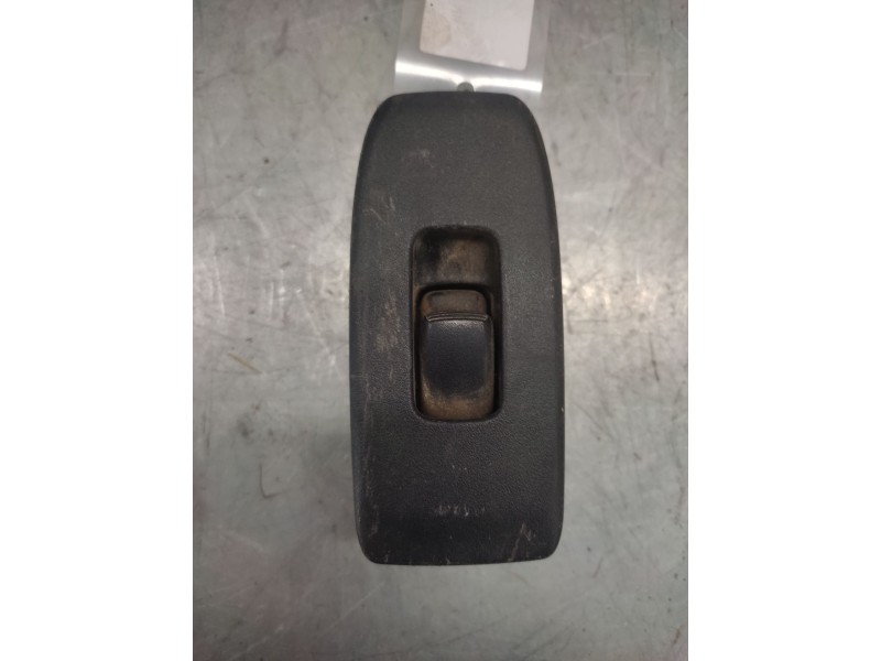 Recambio de mando elevalunas trasero derecho para mitsubishi pajero -- referencia OEM IAM MR445659  