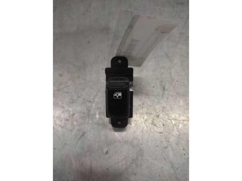 Recambio de mando elevalunas delantero derecho para kia picanto 1.1 crdi active referencia OEM IAM  7 PINS 