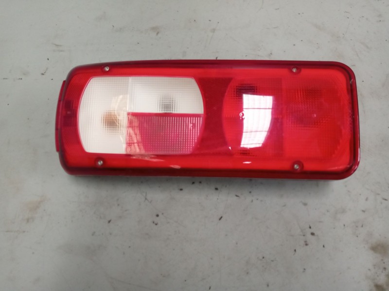 Recambio de piloto trasero izquierdo para daf serie xf106.xxx referencia OEM IAM   