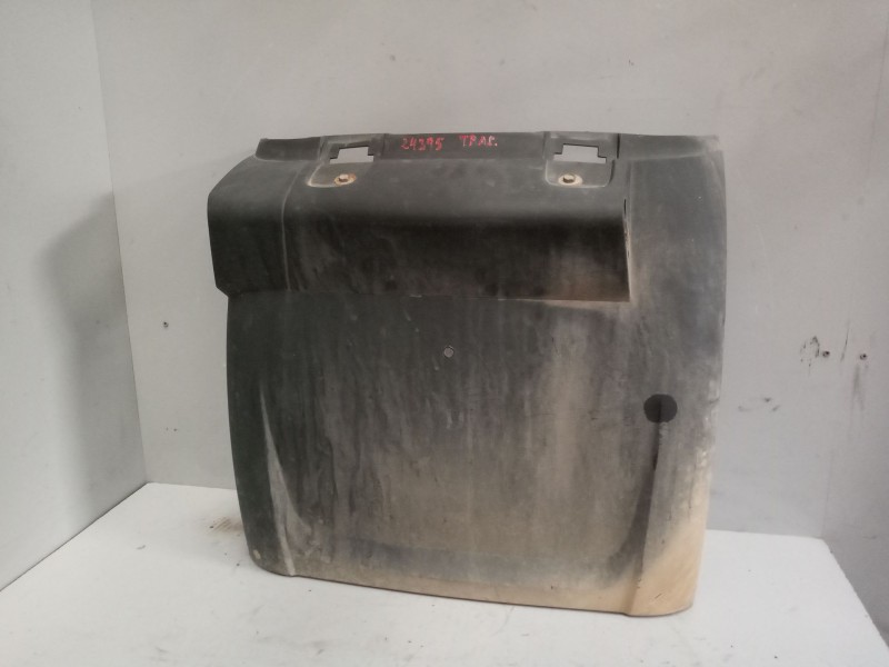 Recambio de guardabarros trasero derecho para daf serie xf106.xxx referencia OEM IAM   DELANTERO