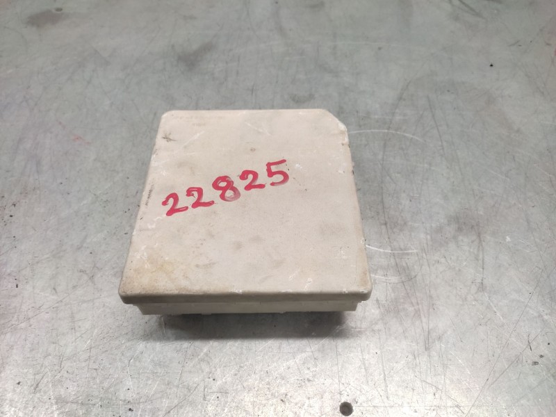 Recambio de caja reles / fusibles para nissan micra (k12e) acenta referencia OEM IAM T30M10  