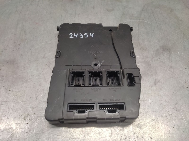 Recambio de caja reles / fusibles para renault scenic ii 1.5 dci diesel referencia OEM IAM 8200351182  