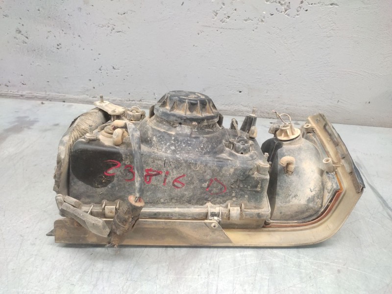 Recambio de faro derecho para ssangyong family 2.5 d referencia OEM IAM   