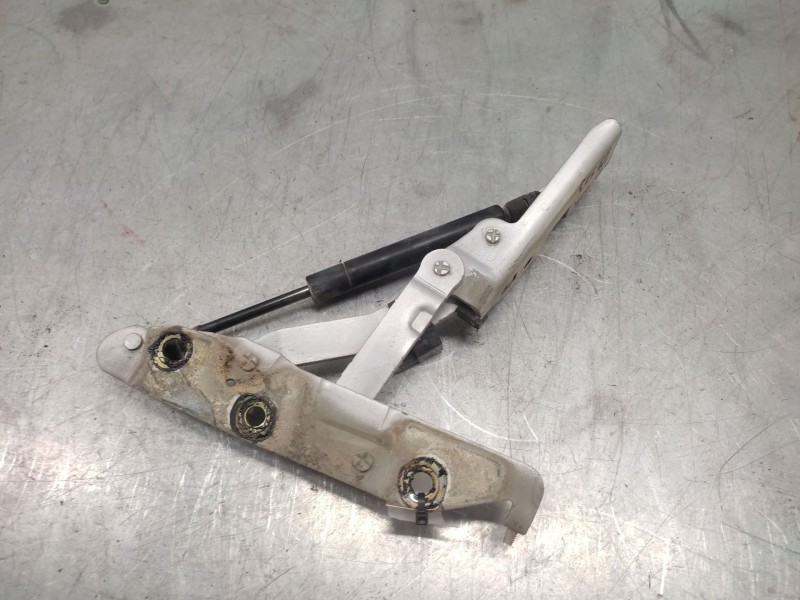 Recambio de bisagra tapa maletero para nissan primera berlina (p12) acenta referencia OEM IAM  DERECHA 
