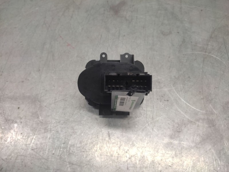 Recambio de mando luces para land rover discovery v6 td se referencia OEM IAM YUD501480PVJ  