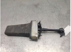 Recambio de retenedor puerta para land rover discovery v6 td se referencia OEM IAM TRASEROIZQUIERDO  