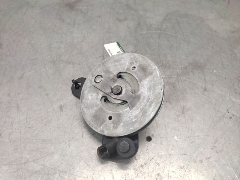 Recambio de retenedor puerta para land rover discovery v6 td se referencia OEM IAM TAPAMALETEROIZQUIERDO  