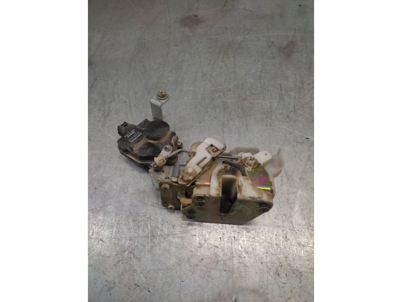 Recambio de cerradura puerta trasera derecha para mitsubishi pajero -- referencia OEM IAM   