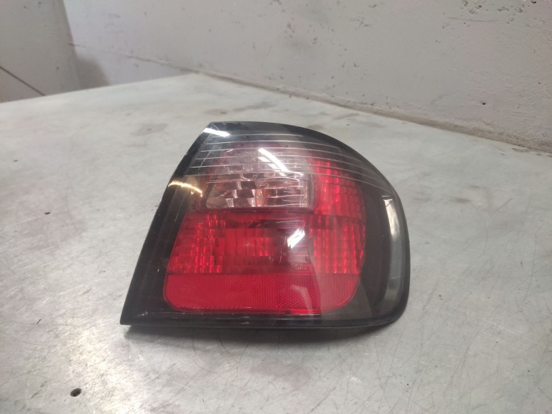 Recambio de piloto trasero derecho para nissan primera berlina (p11) competence referencia OEM IAM   