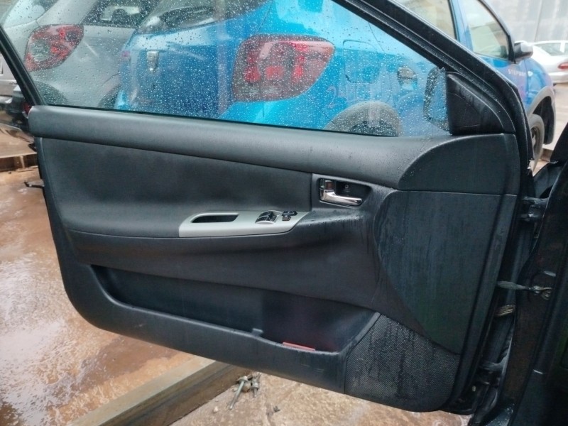 toyota corolla (_e12_) del año 2004