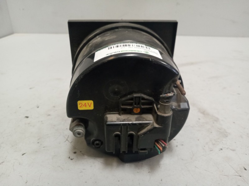 Recambio de tacografo para iveco eurocargo 100 - 110 100 e 21 (207cv) referencia OEM IAM 13182409  3639045