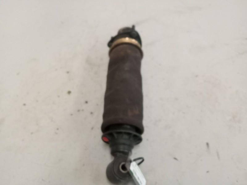 Recambio de amortiguador trasero derecho cabina para scania 4 - series 124 l/420 referencia OEM IAM   
