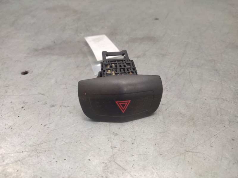 Recambio de warning para nissan primera berlina (p12) acenta referencia OEM IAM  8 PINS 