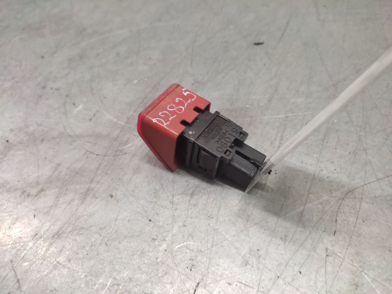 Recambio de warning para nissan micra (k12e) acenta referencia OEM IAM  4 PINS 