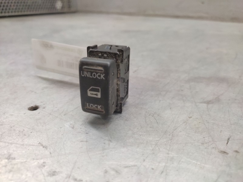 Recambio de mando cierre centralizado para nissan micra (k12e) acenta referencia OEM IAM 5PINS  