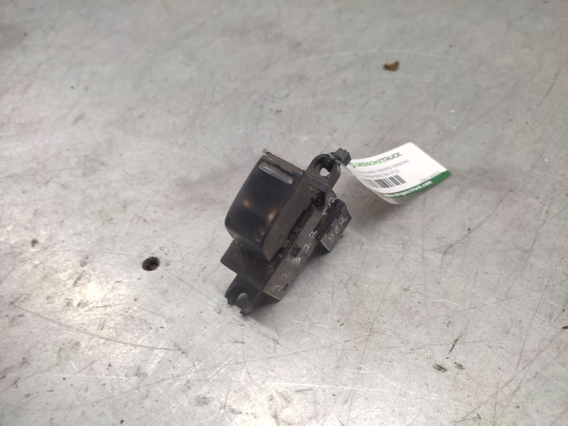 Recambio de mando elevalunas trasero derecho para nissan primera berlina (p12) acenta referencia OEM IAM 25411AV600  7 PINS