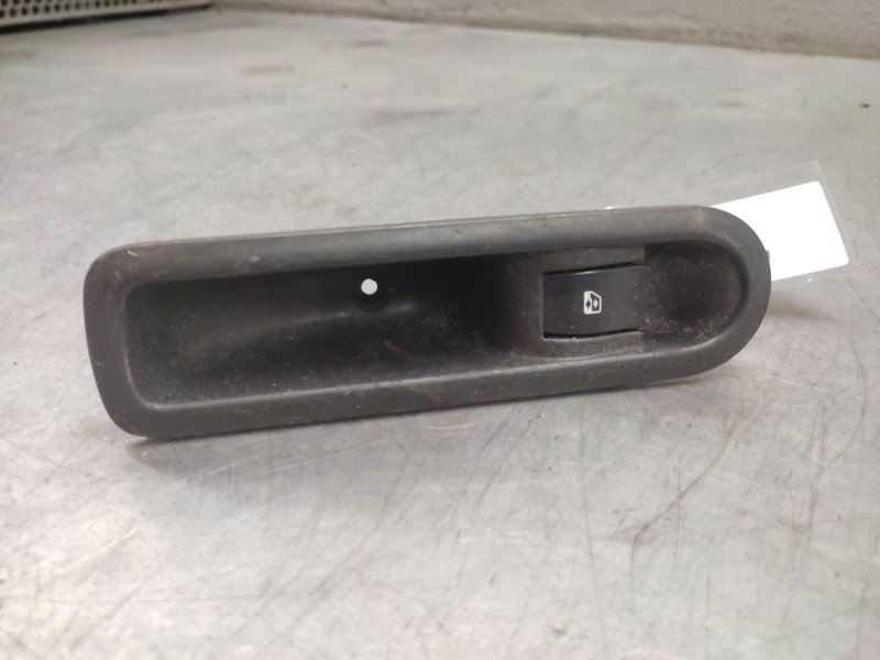 Recambio de mando elevalunas trasero derecho para renault scenic ii 1.5 dci diesel referencia OEM IAM   