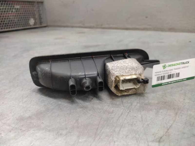 Recambio de mando elevalunas trasero derecho para renault scenic ii 1.5 dci diesel referencia OEM IAM   