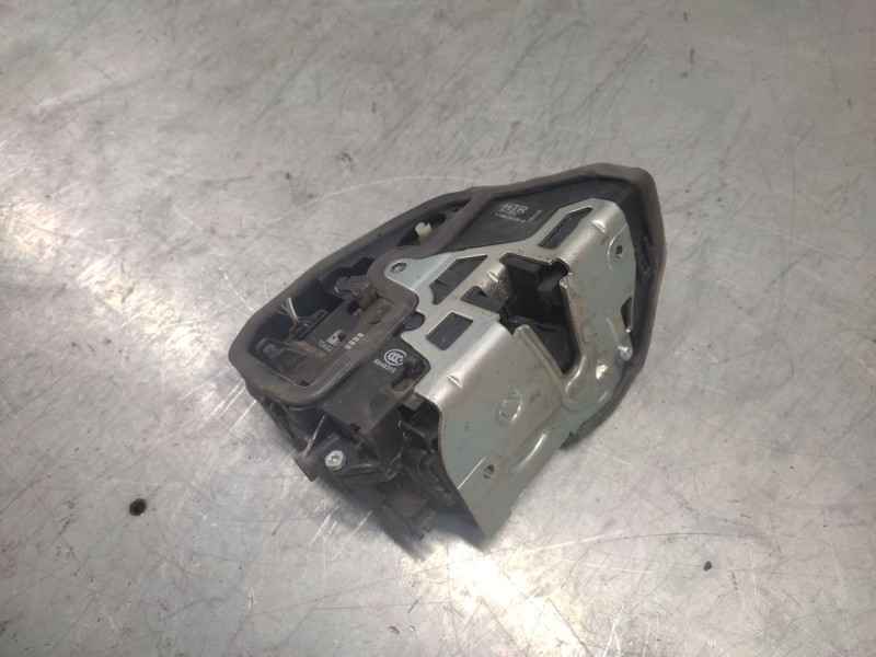 Recambio de cerradura puerta trasera derecha para bmw serie 3 berlina (e90) 320d referencia OEM IAM 7060296  