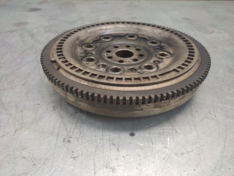 Recambio de volante motor para ford focus berlina (cap) ambiente (d) referencia OEM IAM   