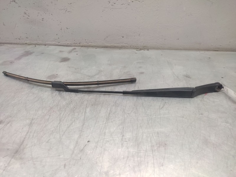Recambio de brazo limpia delantero izquierdo para volkswagen touran (1t2) advance referencia OEM IAM   