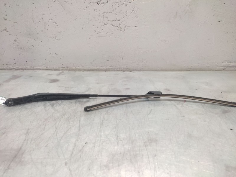 Recambio de brazo limpia delantero izquierdo para volkswagen touran (1t2) advance referencia OEM IAM   