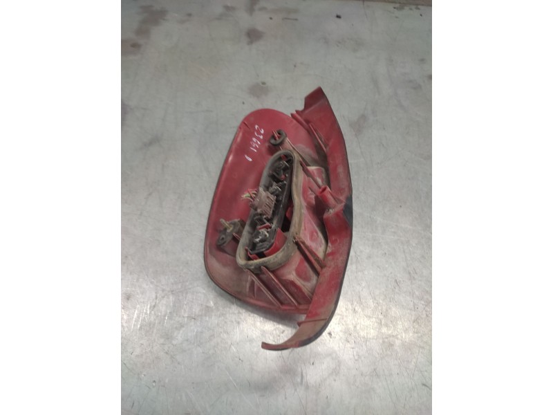 Recambio de piloto trasero derecho para peugeot 306 break xt referencia OEM IAM   