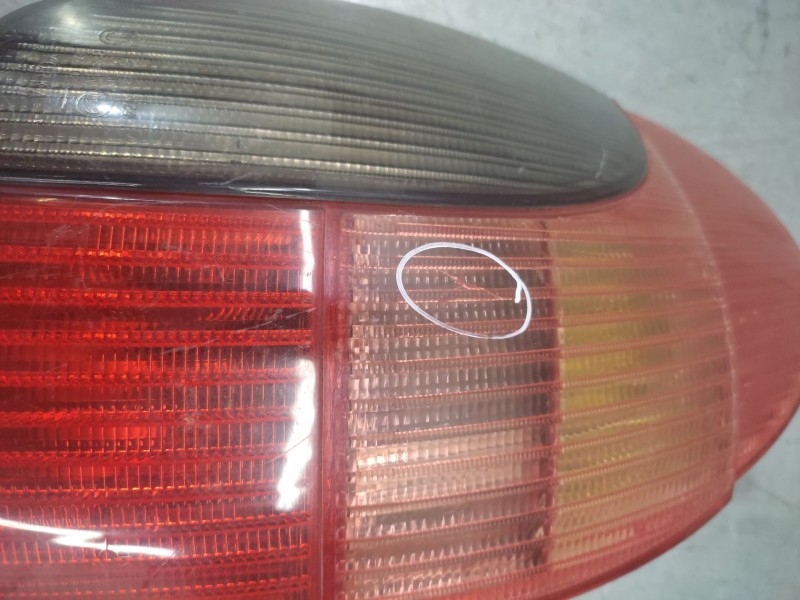 Recambio de piloto trasero izquierdo para peugeot 306 break xt referencia OEM IAM   