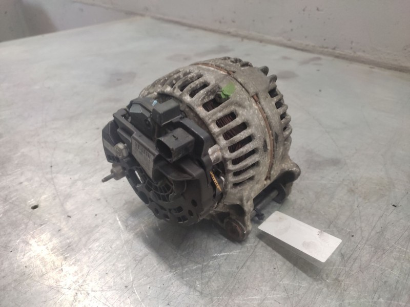 Recambio de alternador para volkswagen polo (9n1) gt referencia OEM IAM 045903023A  14V 120A