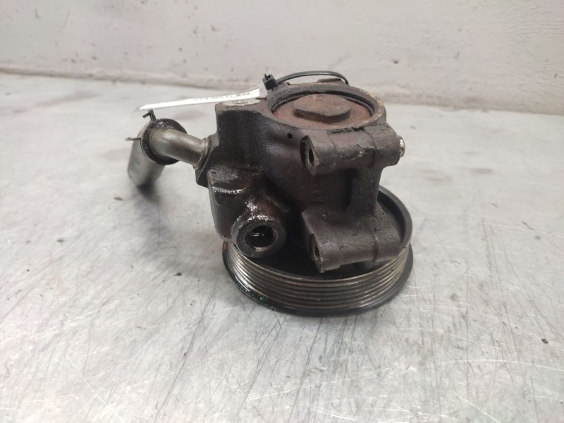 Recambio de bomba servodireccion para ford ka (ccq) básico referencia OEM IAM XS6E3A733AC  