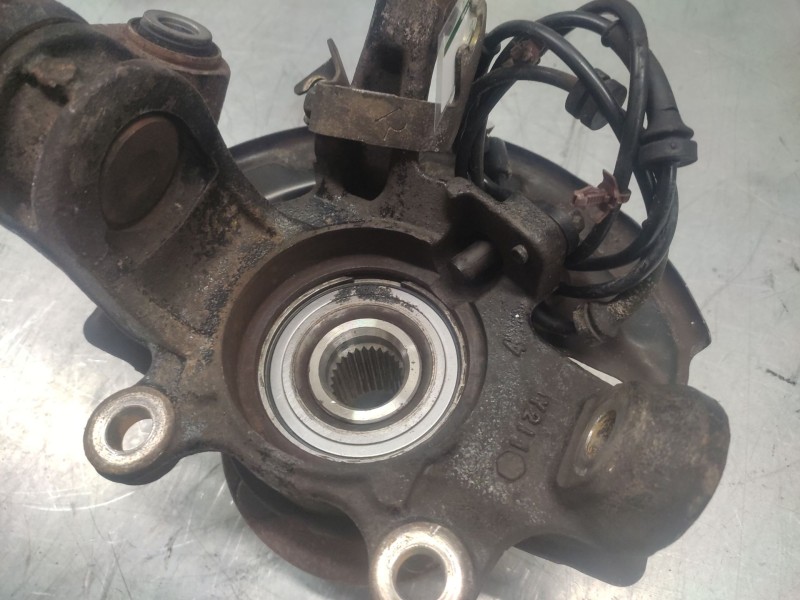 Recambio de mangueta delantera derecha para nissan primera berlina (p12) acenta referencia OEM IAM   