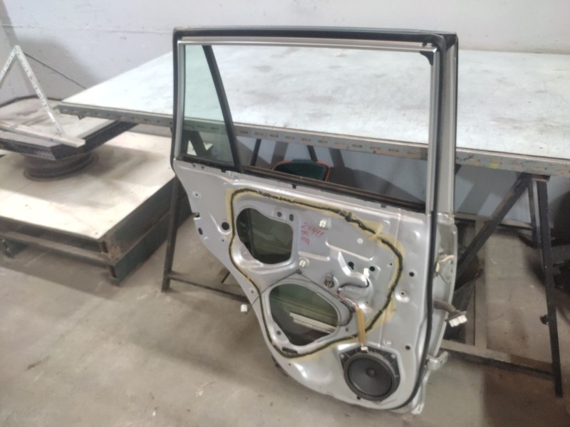 Recambio de puerta trasera izquierda para toyota rav 4 (a3) luna referencia OEM IAM   