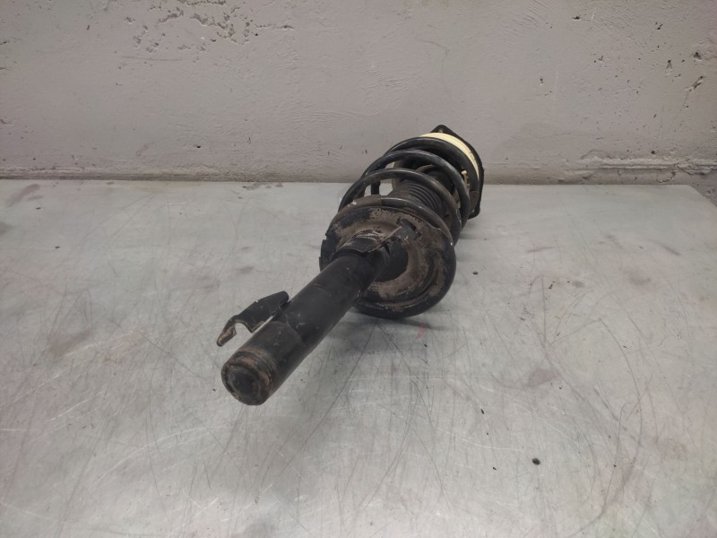 Recambio de amortiguador delantero izquierdo para renault scenic ii 1.5 dci diesel referencia OEM IAM 8200311204  