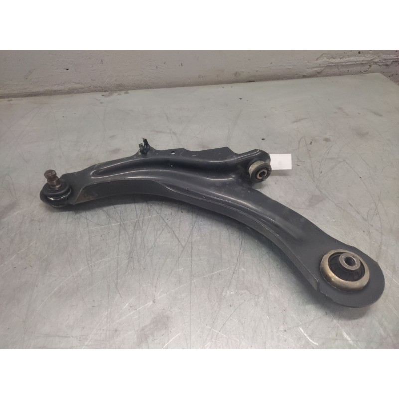 Recambio de brazo suspension inferior delantero izquierdo para renault scenic ii 1.5 dci diesel referencia OEM IAM   