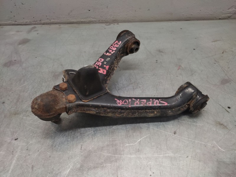 Recambio de brazo suspension superior trasero derecho para mitsubishi pajero -- referencia OEM IAM   