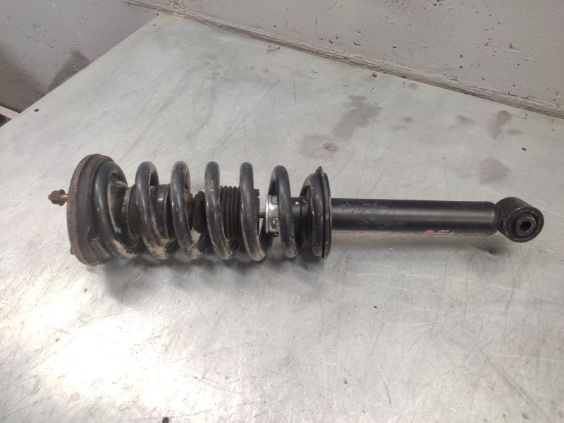 Recambio de amortiguador delantero izquierdo para mitsubishi pajero -- referencia OEM IAM 341251KYB  