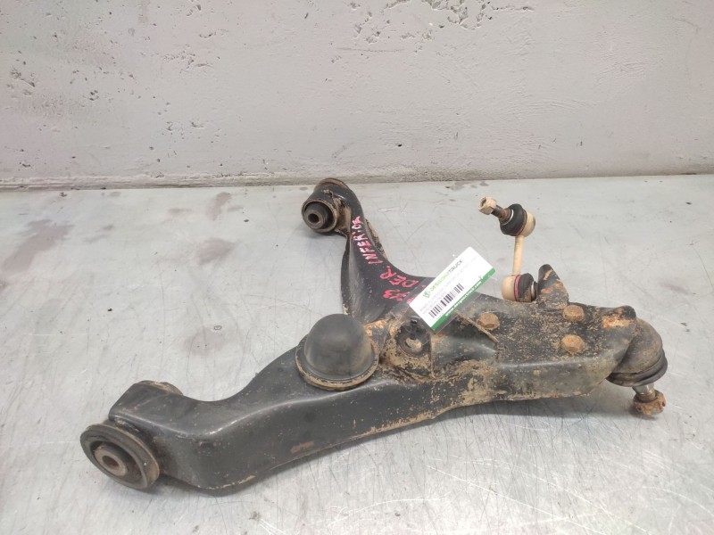 Recambio de brazo suspension inferior delantero derecho para mitsubishi pajero -- referencia OEM IAM   