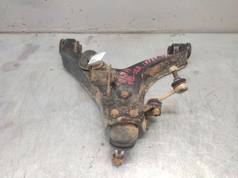 Recambio de brazo suspension inferior delantero derecho para mitsubishi pajero -- referencia OEM IAM   