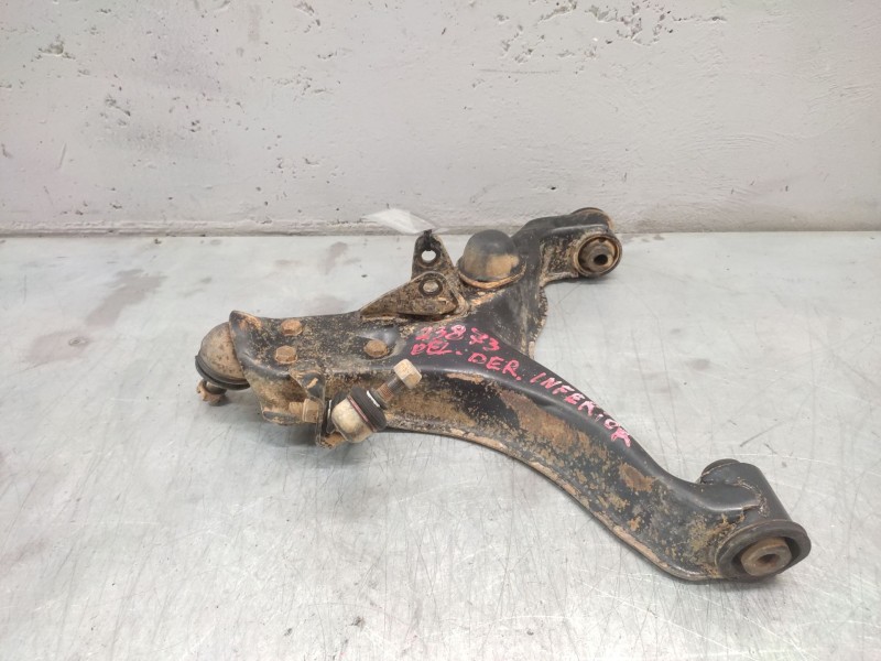 Recambio de brazo suspension inferior delantero derecho para mitsubishi pajero -- referencia OEM IAM   