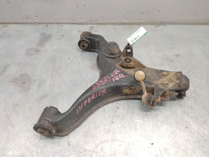 Recambio de brazo suspension inferior delantero izquierdo para mitsubishi pajero -- referencia OEM IAM   