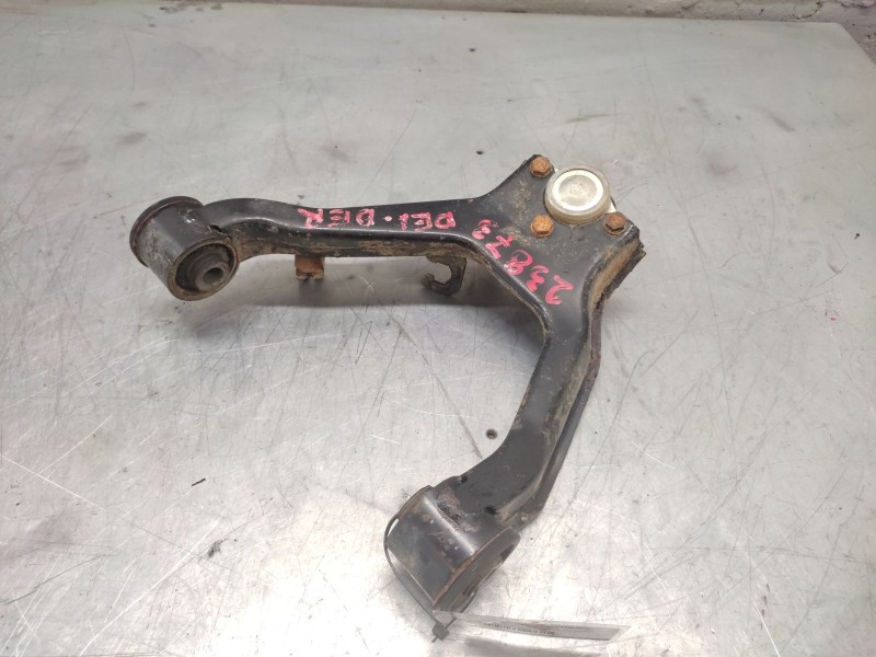 Recambio de brazo suspension superior delantero derecho para mitsubishi pajero -- referencia OEM IAM   